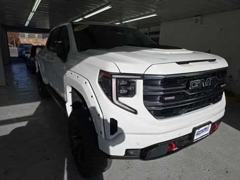 Used 2023 GMC Sierra 1500 AT4 w/ AT4 Premium Package image 7