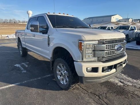 Used 2017 Ford F250 Platinum w/ Platinum Ultimate Package image 2