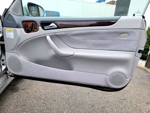 Used 2003 Mercedes-Benz CLK 320 Cabriolet image 34