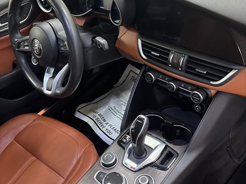 Used 2020 Alfa Romeo Giulia Ti w/ Active Blind Spot Package image 30