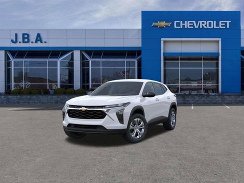 New 2026 Chevrolet Trax LS w/ Driver Confidence Package FWD image 8