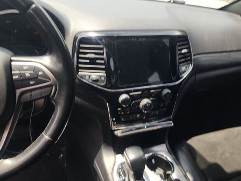 Used 2021 Jeep Grand Cherokee Laredo X AWD/4WD image 5