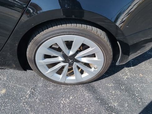 Used 2023 Tesla Model 3 Standard Range image 7