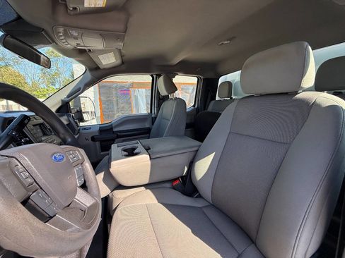 Used 2022 Ford F250 XL w/ Power Equipment Group image 5