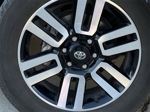 Used 2022 Toyota 4Runner Limited image 10