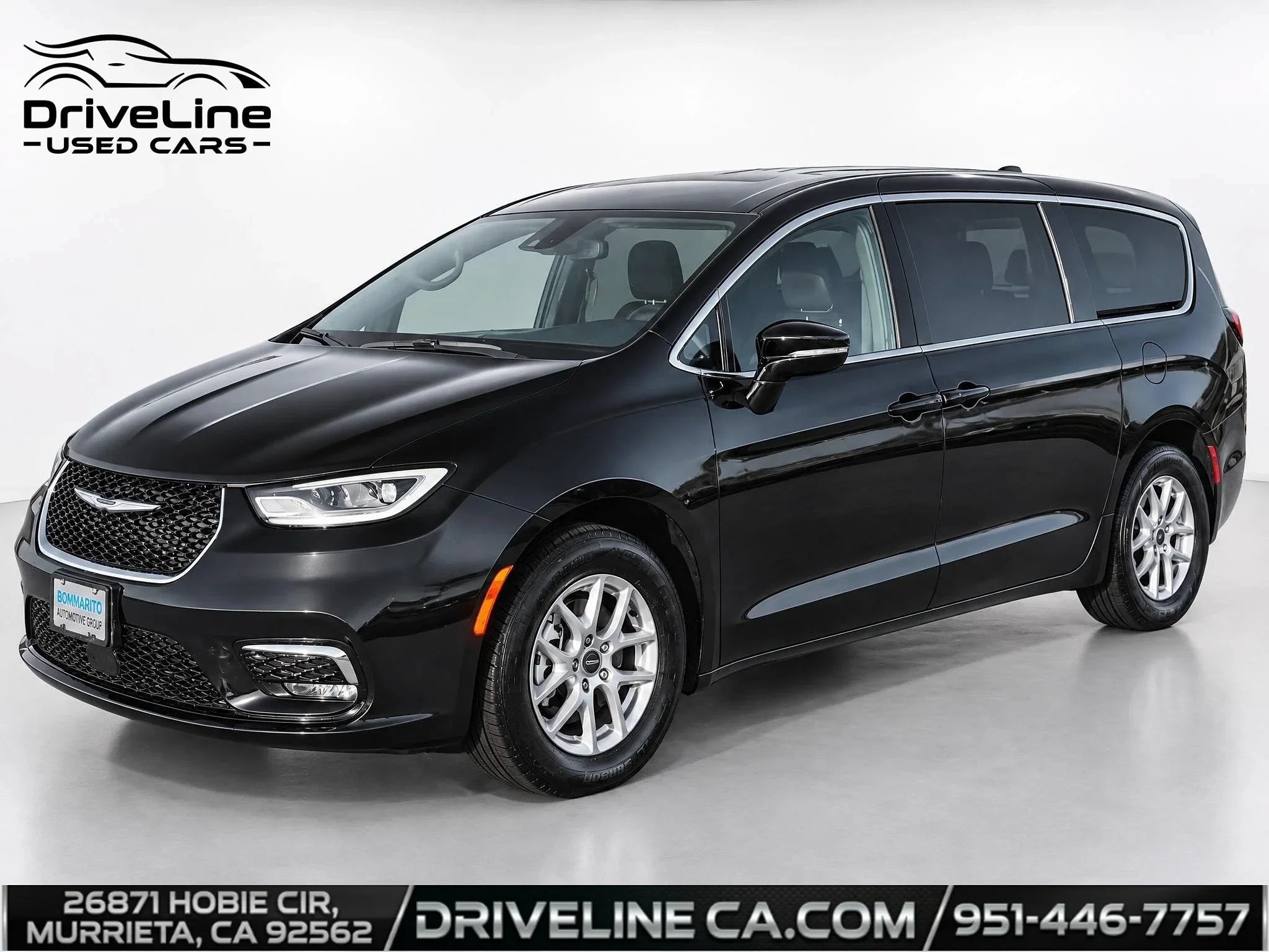 Used 2026 Chrysler Pacifica Select FWD image 1