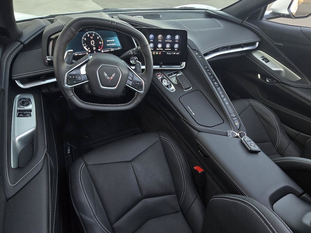 Used 2023 Chevrolet Corvette Stingray Coupe w/ 1LT RWD image 2