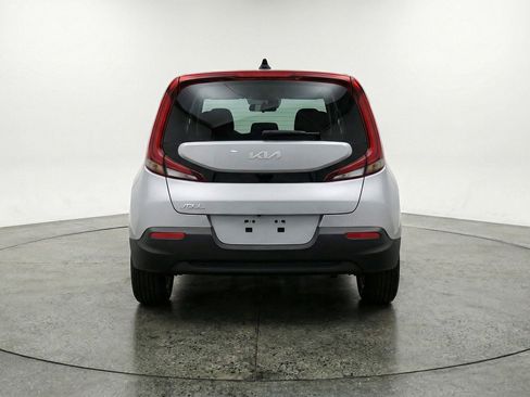 Used 2025 Kia Soul LX w/ LX Technology Package FWD image 7