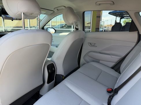 Used 2025 Hyundai Kona SEL FWD image 32
