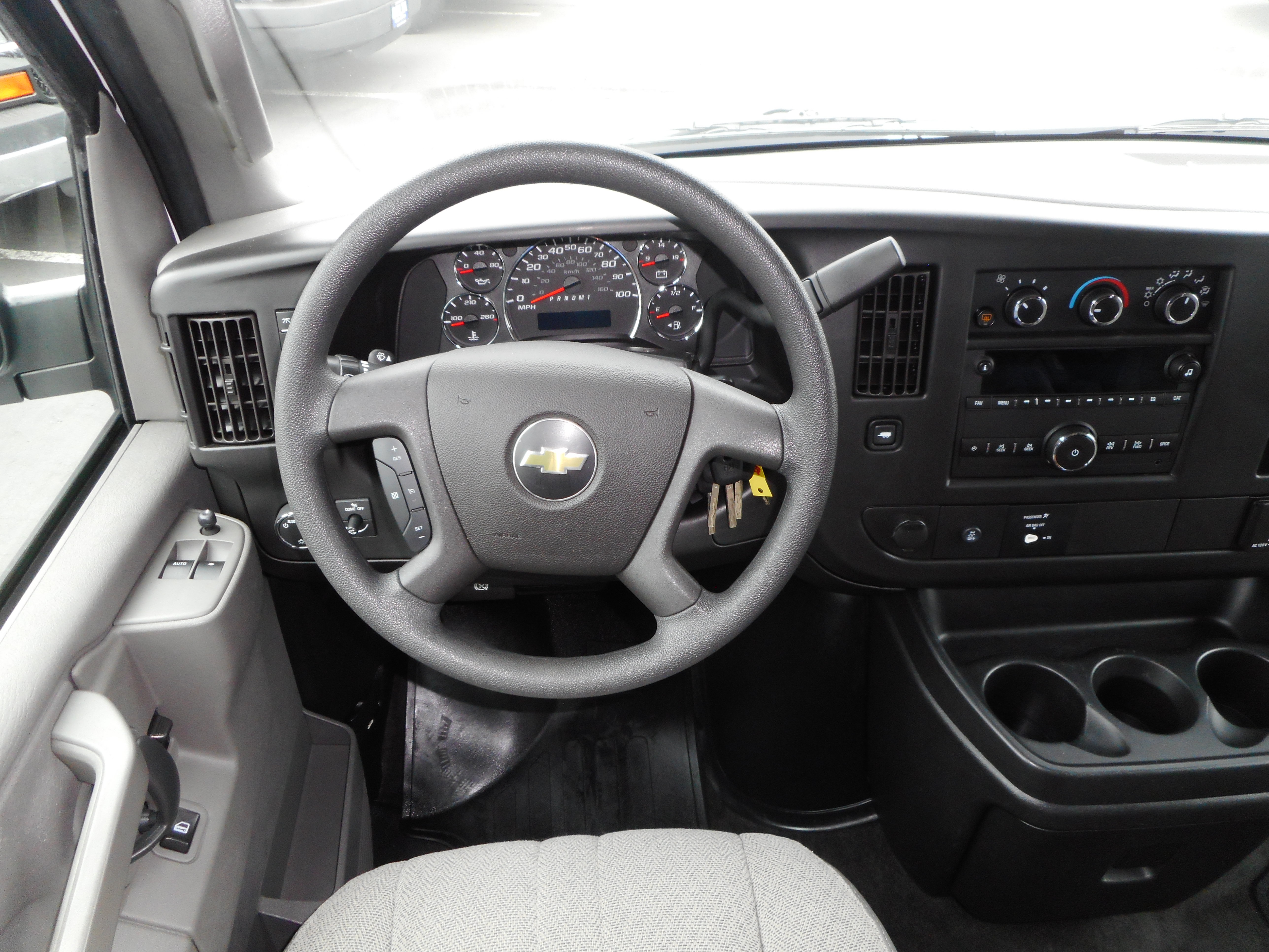 Used 2017 Chevrolet Express 3500 LT w/ LT Preferred Equipment Group RWD image 24