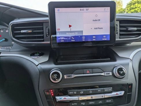 Used 2020 Ford Explorer XLT w/ Equipment Group 202A AWD/4WD image 12