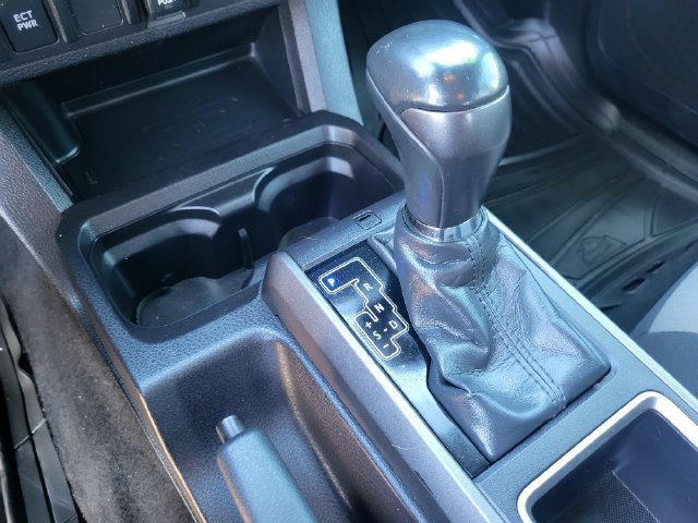 Used 2022 Toyota Tacoma TRD Off-Road AWD/4WD image 19