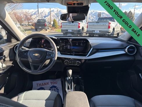 Certified 2025 Chevrolet Trax LT image 12