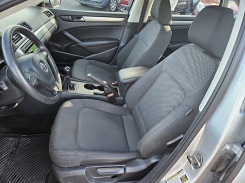 Used 2013 Volkswagen Passat 2.5 S image 10