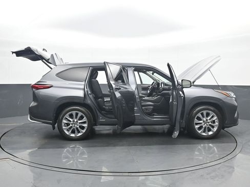 Used 2021 Toyota Highlander Limited AWD/4WD image 37