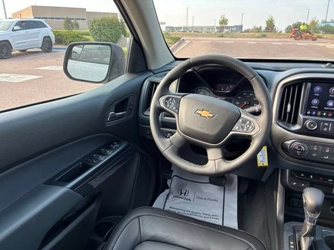 Used 2022 Chevrolet Colorado Z71 AWD/4WD image 21