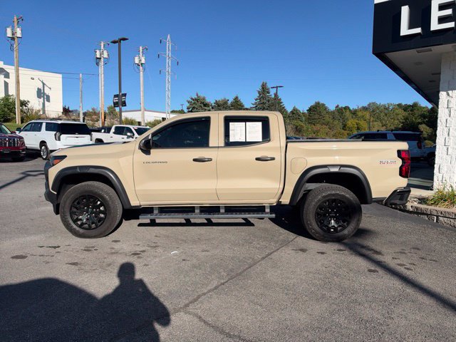 Used 2024 Chevrolet Colorado Trail Boss w/ Technology Package AWD/4WD image 2