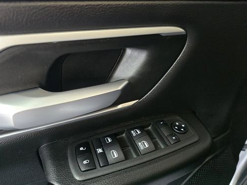 Used 2022 RAM 1500 Big Horn AWD/4WD image 32