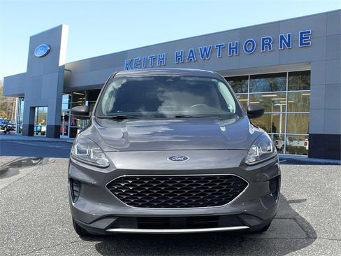 Certified 2022 Ford Escape SE image 2