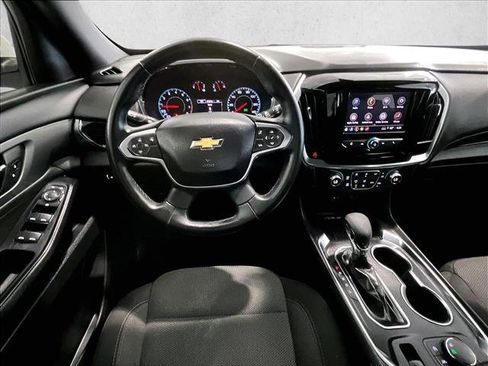 Used 2023 Chevrolet Traverse LT FWD image 7