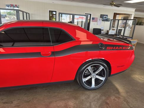 Used 2015 Dodge Challenger R/T Plus RWD image 7