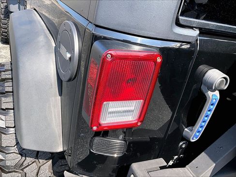Used 2013 Jeep Wrangler Unlimited Sport AWD/4WD image 24