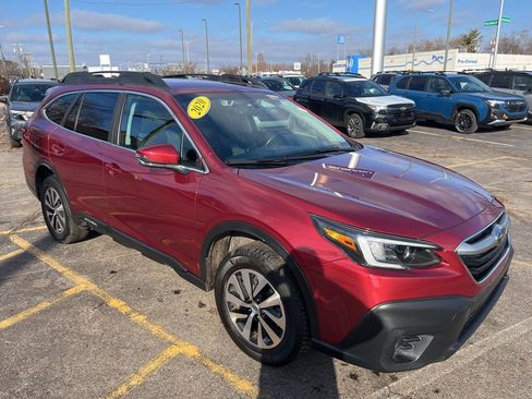 Used 2020 Subaru Outback Premium image 3