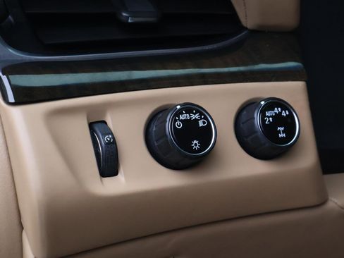 Used 2020 Cadillac Escalade Platinum image 30