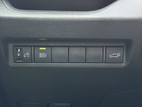 Used 2019 Toyota RAV4 XLE Premium FWD image 21