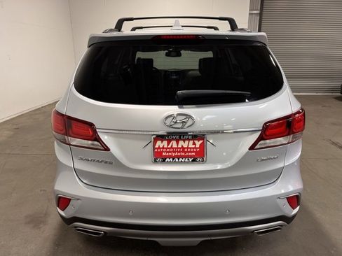 Used 2017 Hyundai Santa Fe Limited image 4