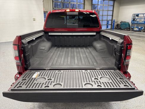 Used 2024 Nissan Frontier SL image 31