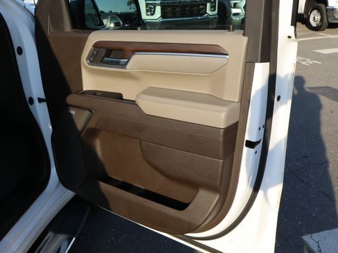 Used 2024 GMC Sierra 1500 SLT w/ SLT Premium Plus Package AWD/4WD image 37