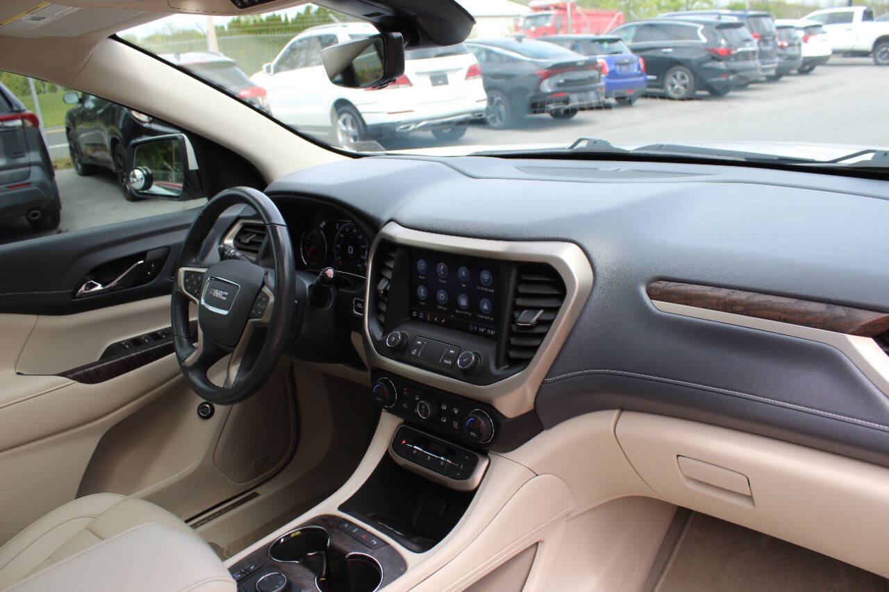 Used 2022 GMC Acadia Denali w/ Denali Ultimate Package AWD/4WD image 18
