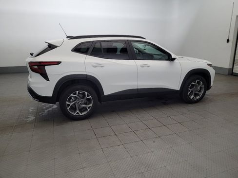 Used 2025 Chevrolet Trax LT FWD image 10