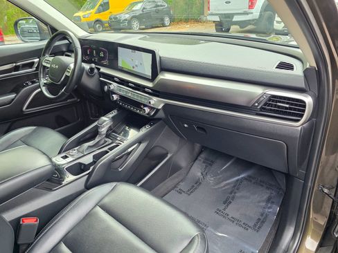 Used 2023 Kia Telluride S image 33
