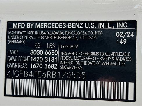 Used 2024 Mercedes-Benz GLE 350 4MATIC w/ AMG Line Exterior image 37