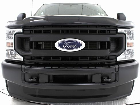 Used 2022 Ford F350 XL w/ Power Equipment Group image 2