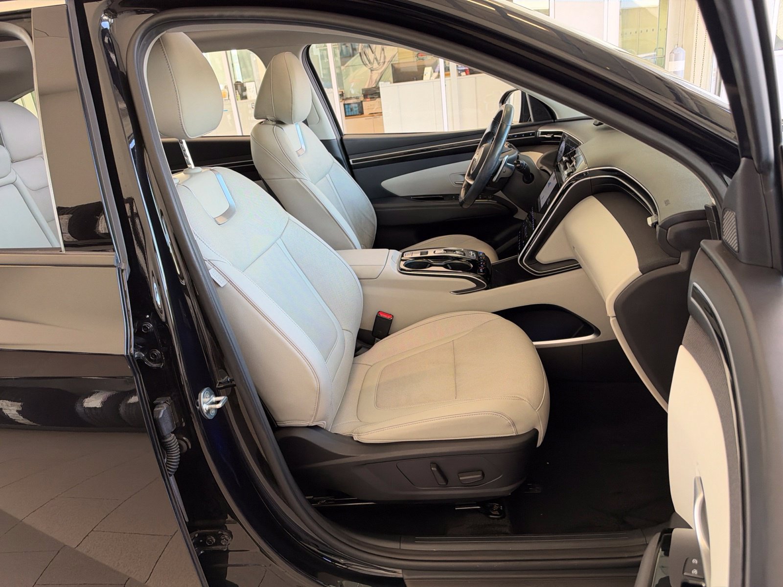 Used 2022 Hyundai Tucson Limited AWD/4WD image 43