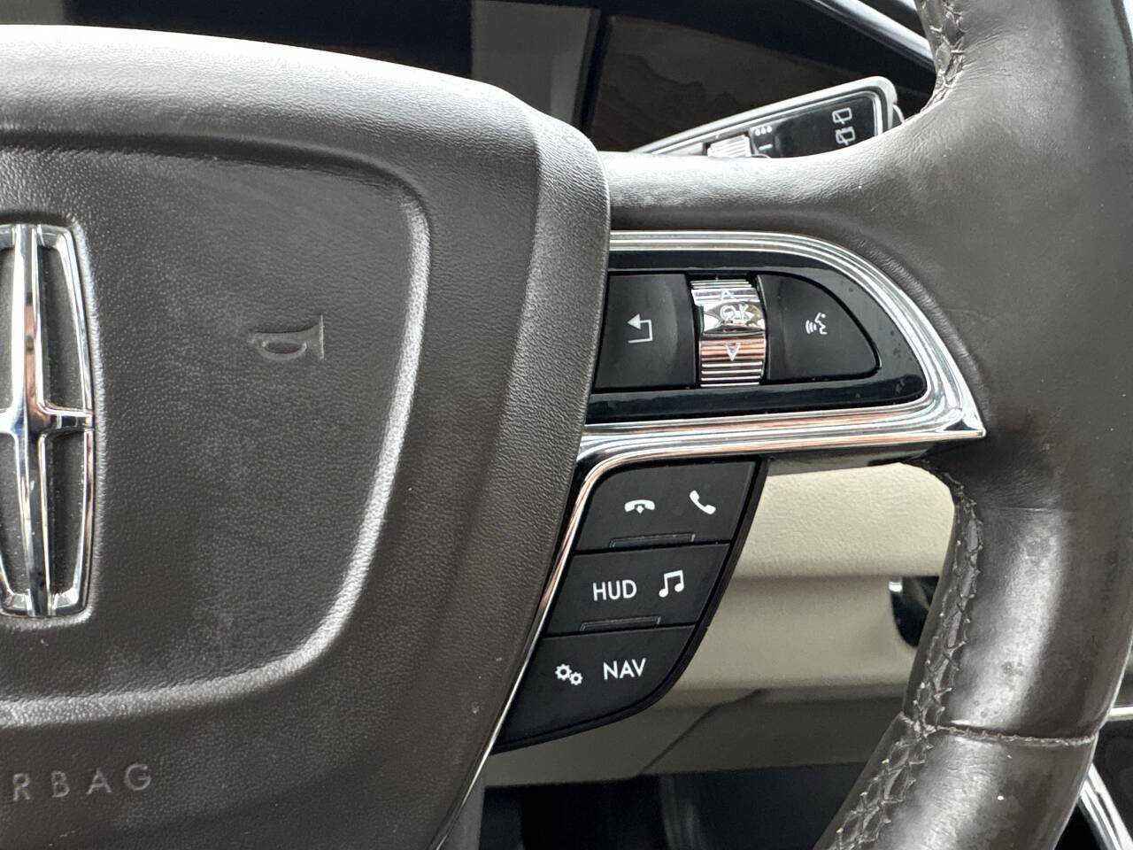 Used 2018 Lincoln Navigator Select w/ Technology Package RWD image 5