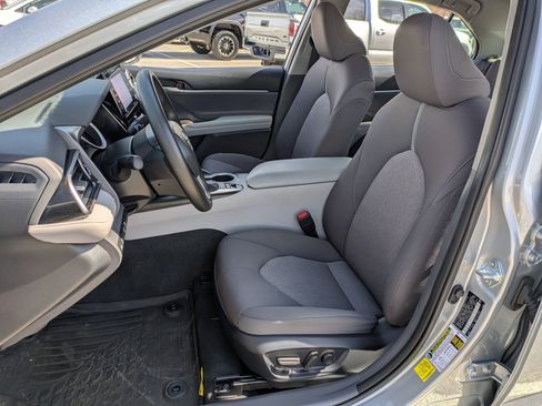 Used 2023 Toyota Camry LE image 7