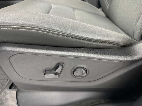 Used 2021 RAM 1500 4x4 Crew Cab image 14
