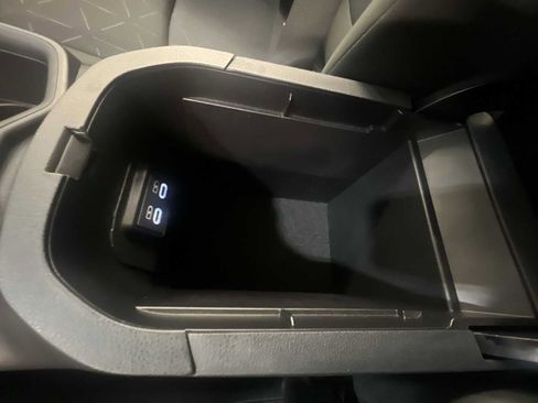 Used 2025 Toyota RAV4 XLE image 29