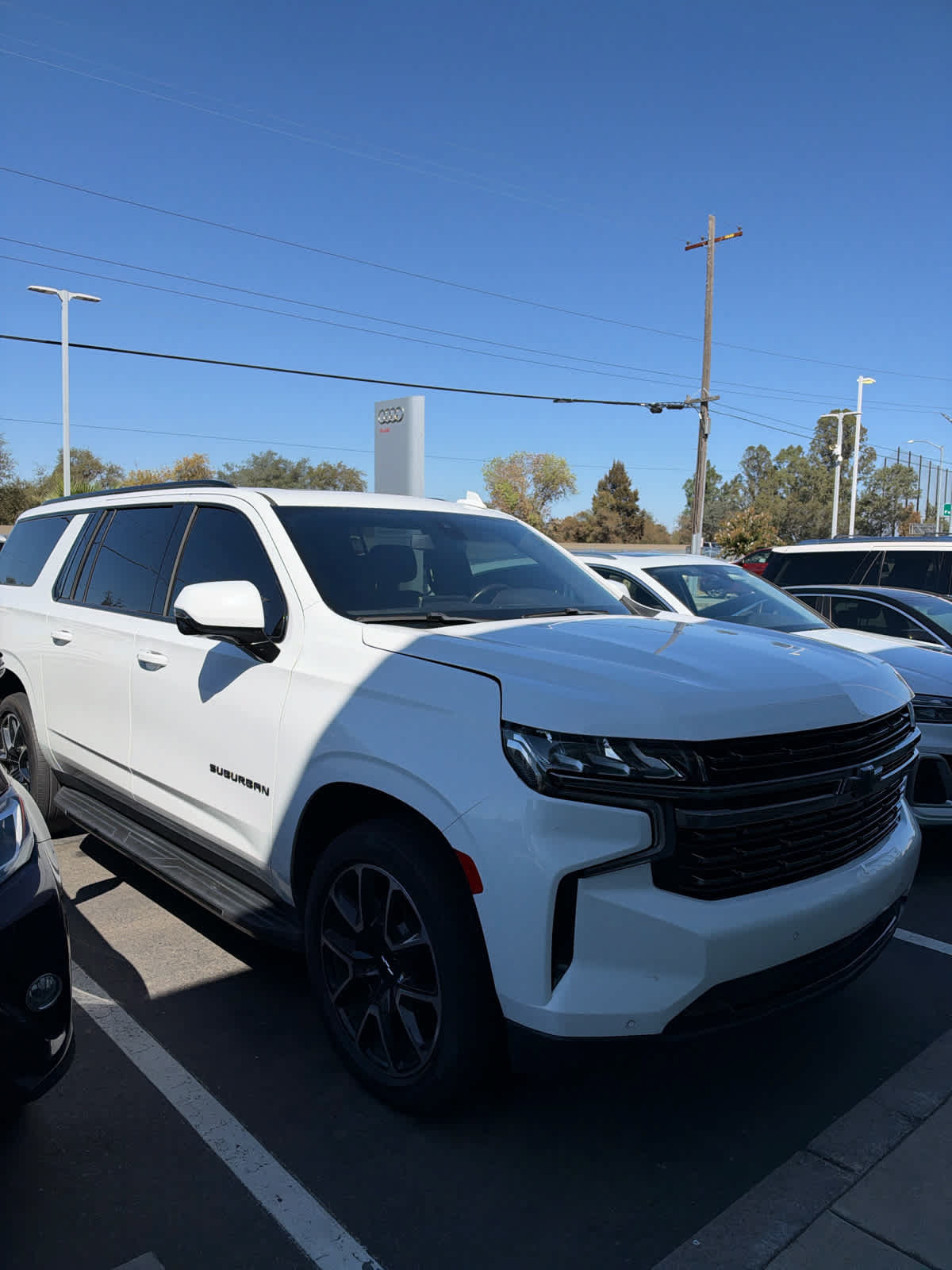 Used 2022 Chevrolet Suburban RST w/ Sport Performance Package AWD/4WD image 3