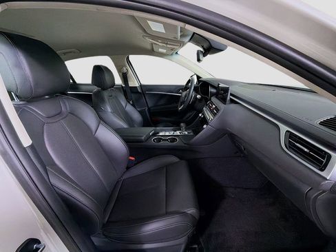 Used 2026 Genesis G70 2.5T image 32