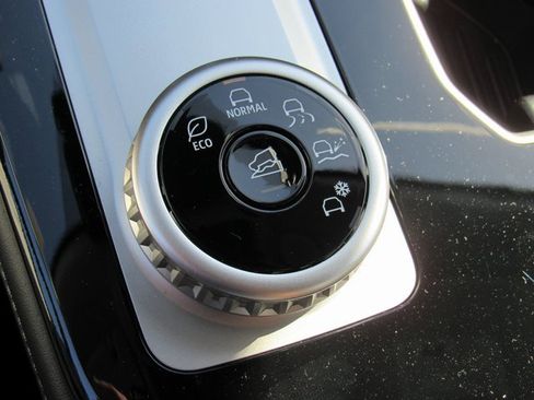 New 2025 Mitsubishi Outlander SE image 22