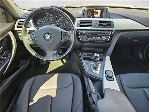 Used 2017 BMW 320i Sedan RWD image 16