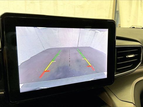 Certified 2023 Ford Explorer XLT w/ Equipment Group 202A AWD/4WD image 20