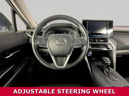 Used 2022 Toyota Venza LE AWD/4WD image 8