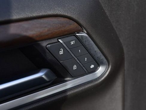 Used 2025 GMC Sierra 1500 SLT image 10