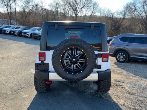 Used 2015 Jeep Wrangler Unlimited Sahara w/ Connectivity Group image 6